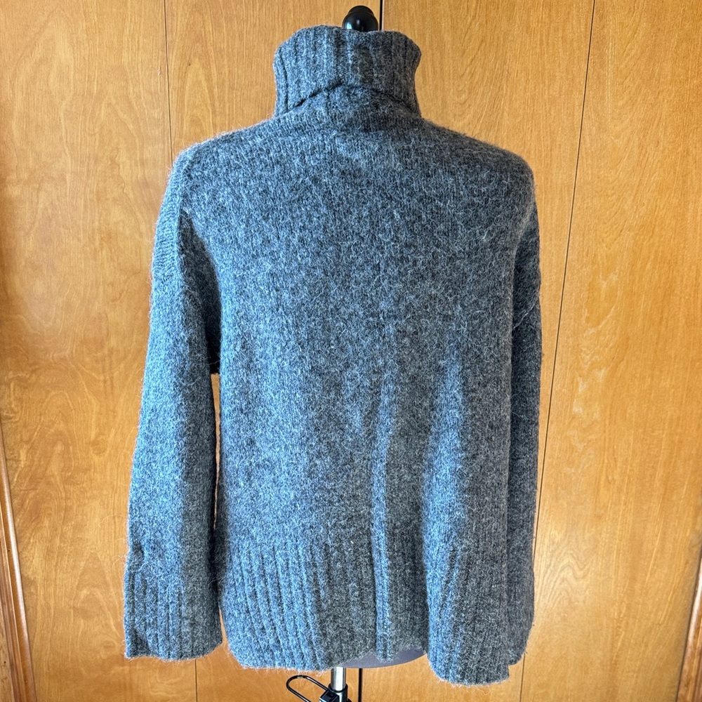H&M Heather Gray Turtleneck Sweater 5% Alpaca - Picture 5 of 6